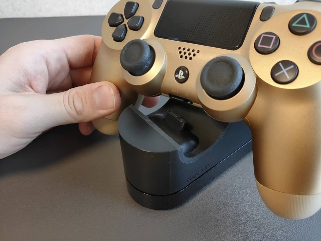 純正品が〇【PS5 コントローラー充電スタンド レビュー】DualSenseにおすすめの充電器 | REOTANの部屋